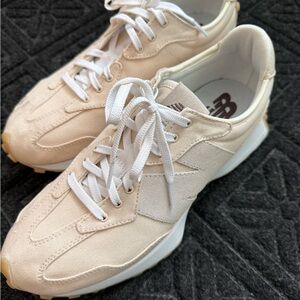 New Balance Women's Beige Sneakers US 11